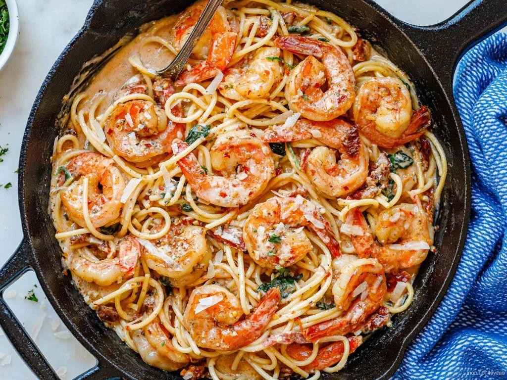 Tomato and Mozzarella Shrimp Fettuccine