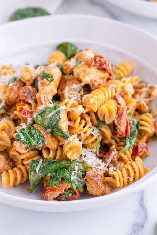 Tuscan Chicken and Sun-dried Tomato Fusilli