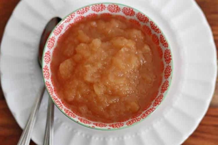 Two-Ingredient Crock Pot Apple Sauce
