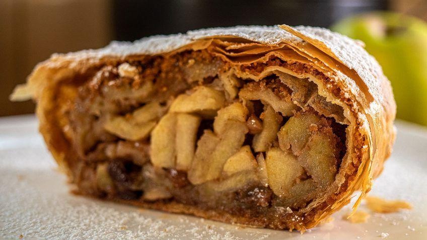 Uncomplicated Apple Strudel