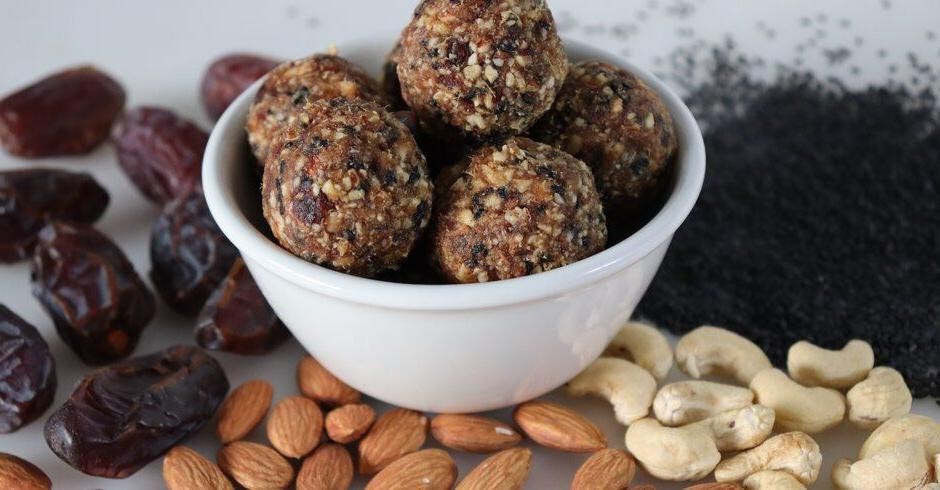 Vanilla Almond Date Energizer