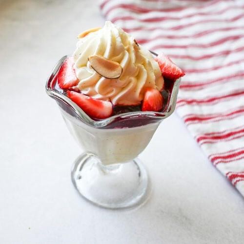 Vanilla Bean Frozen Yogurt Parfaits