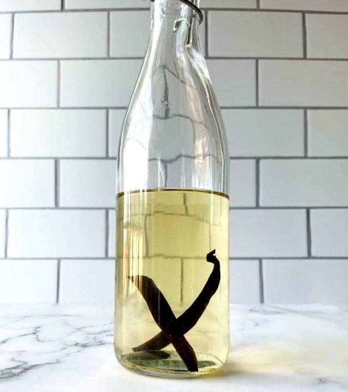 Vanilla Bean Vodka Infusion
