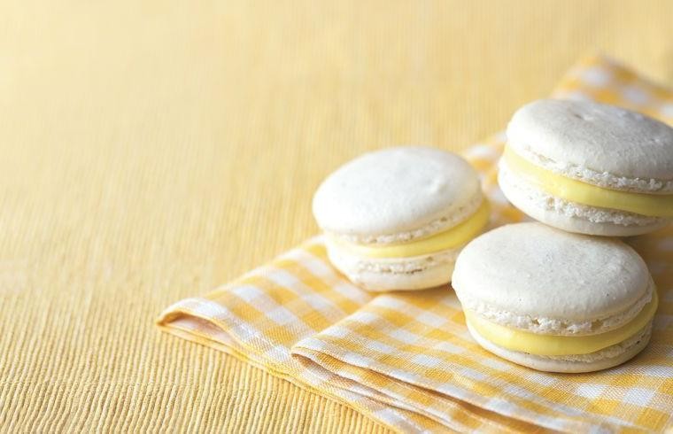 Vanilla Bean and Lemon Macarons