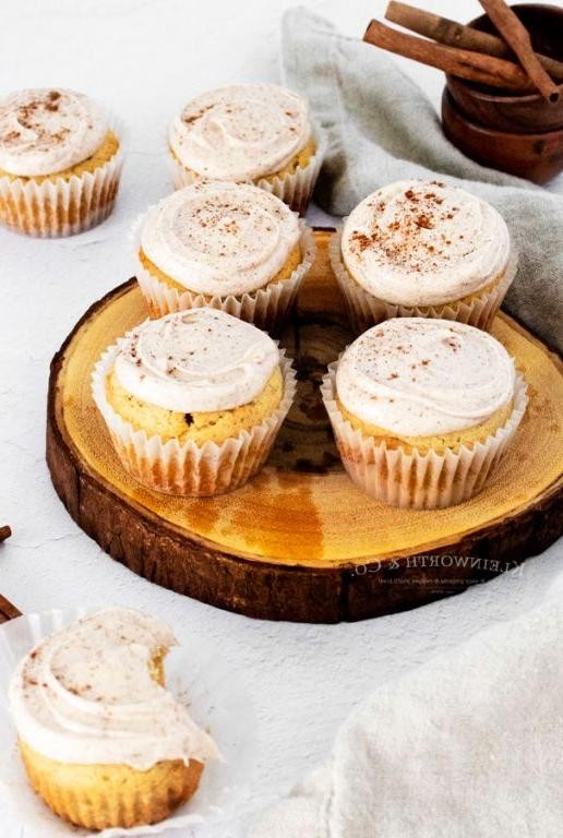 Vanilla Bean and Maple Cinnamon Cupcakes