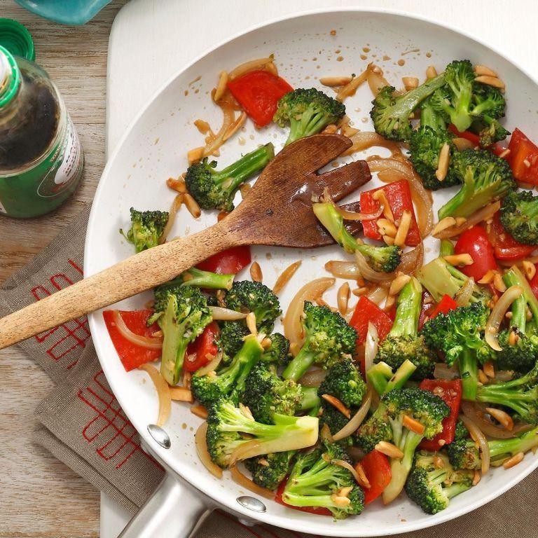 Vegan Broccoli and Almond Stir-Fry