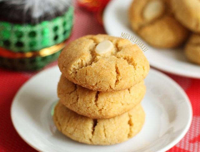 Vegan Chinese Almond Cookies