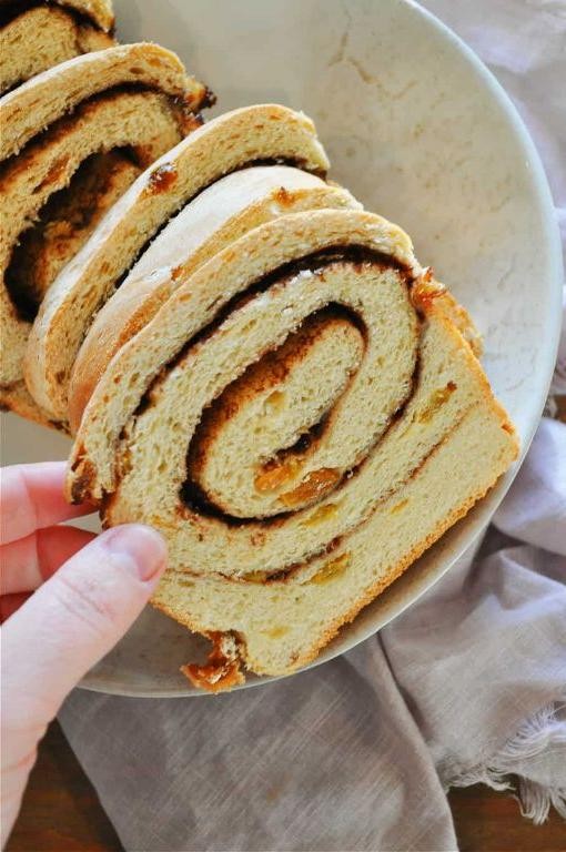 Vegan Cinnamon Raisin Bread