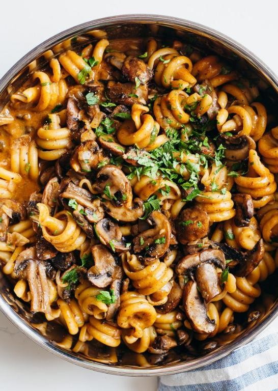 Vegan Mushroom Stroganoff Spaghetti