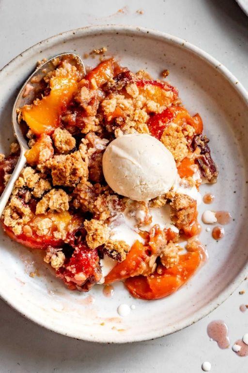 Vegan Peach Crisp with Almond Flour