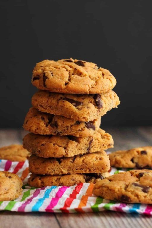 Vegan Peanut Butter Chocolate Chip Cookies