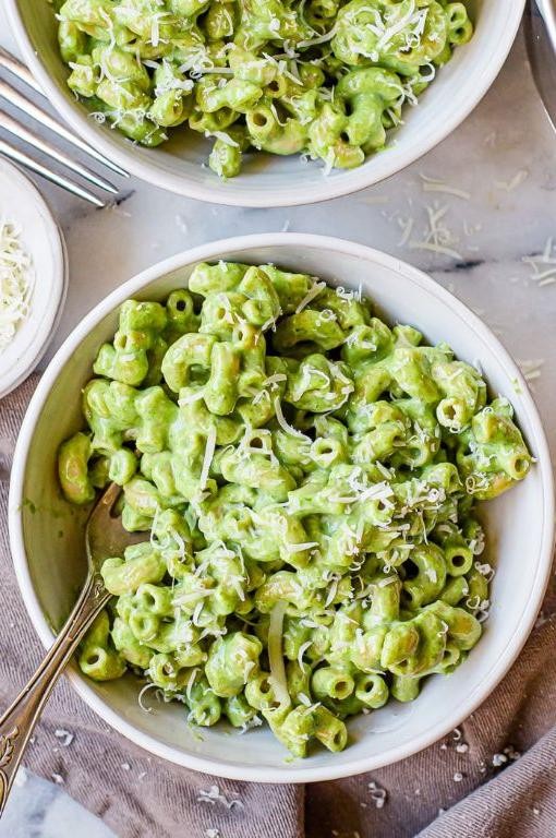 Vegetarian Crockpot Mac and Cheese with Spinach