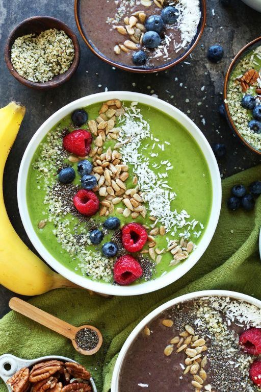 Vibrant Berry and Spinach Smoothie Bowl