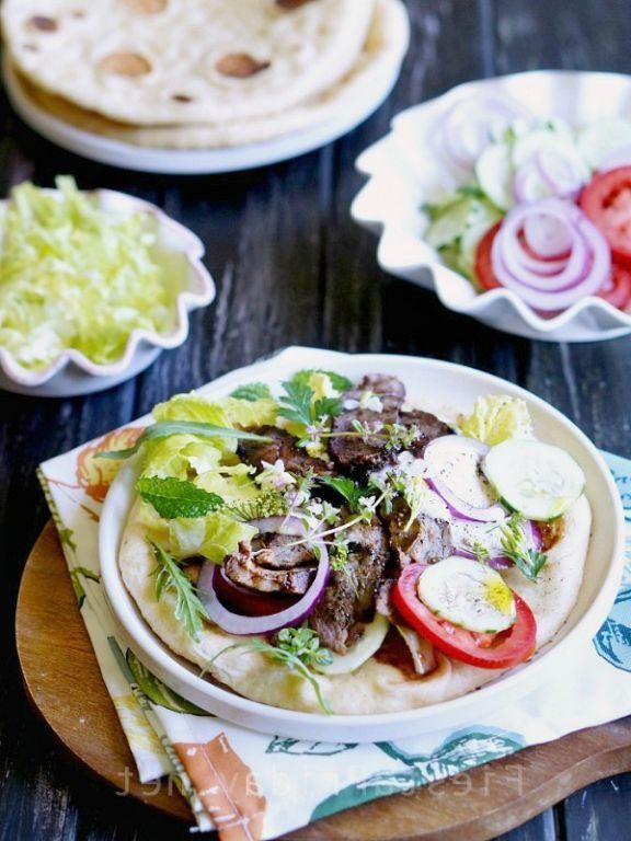 Warm London Broil Pita with Mediterranean Toppings