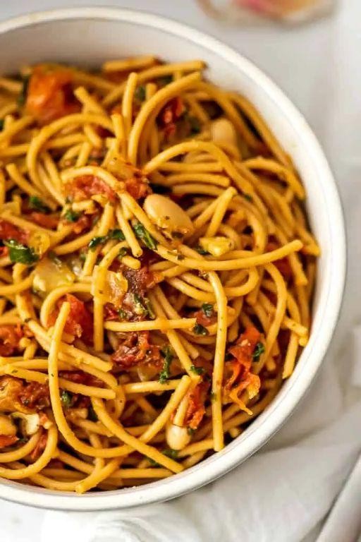 White Bean and Sundried Tomato Spaghetti