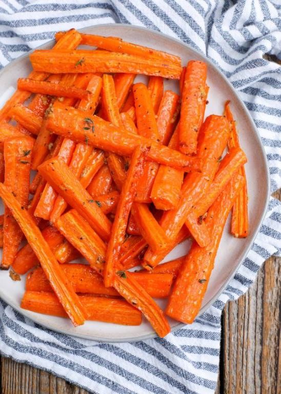 Whole Carrots with Garlic and Thyme