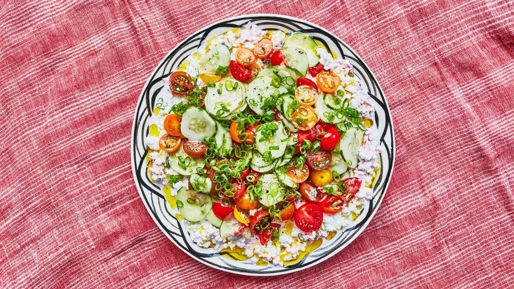 Zesty Cottage Cheese and Tomato Salad
