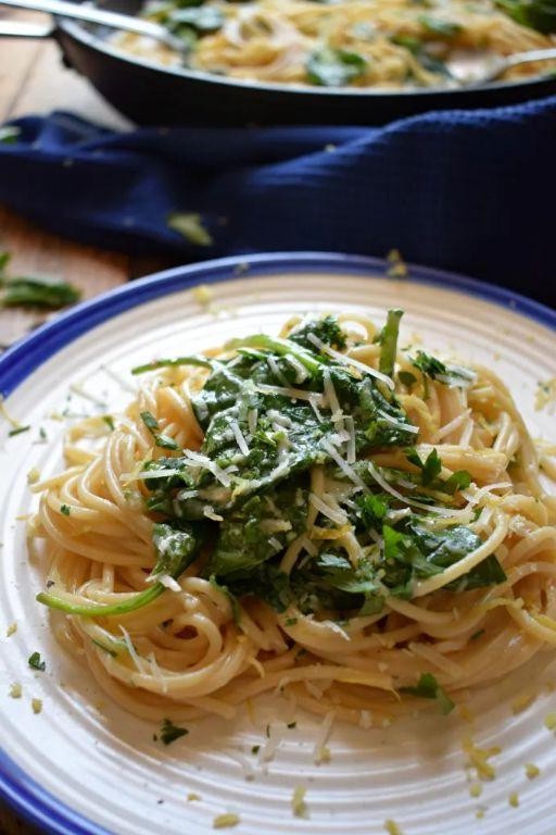 Zesty Lemon Garlic Pasta with Spinach