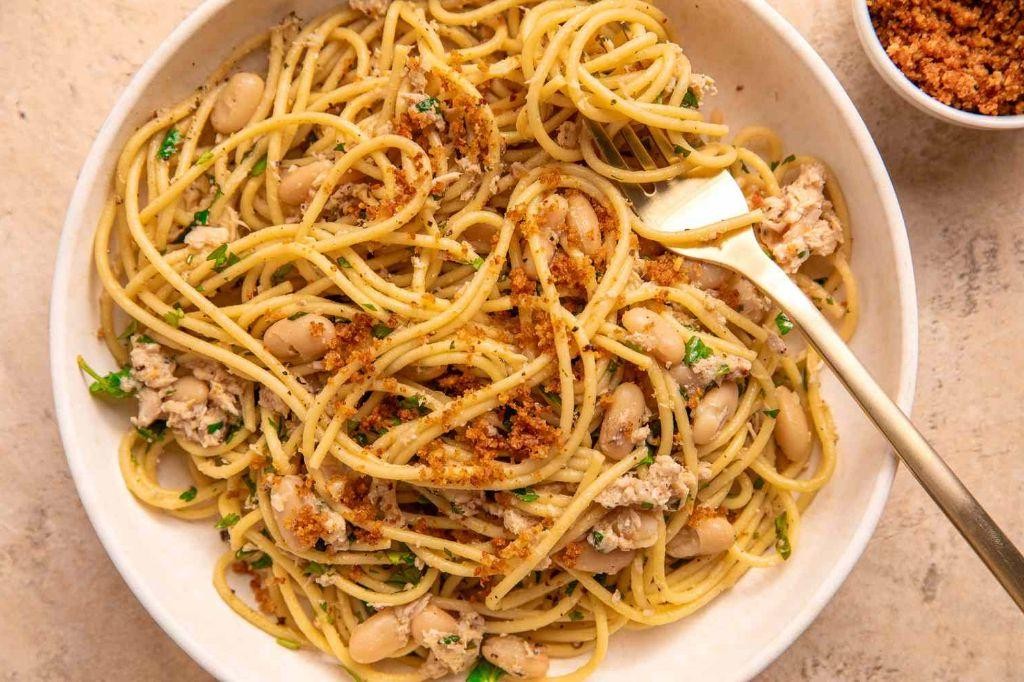 Zesty Tuna and Bean Pasta