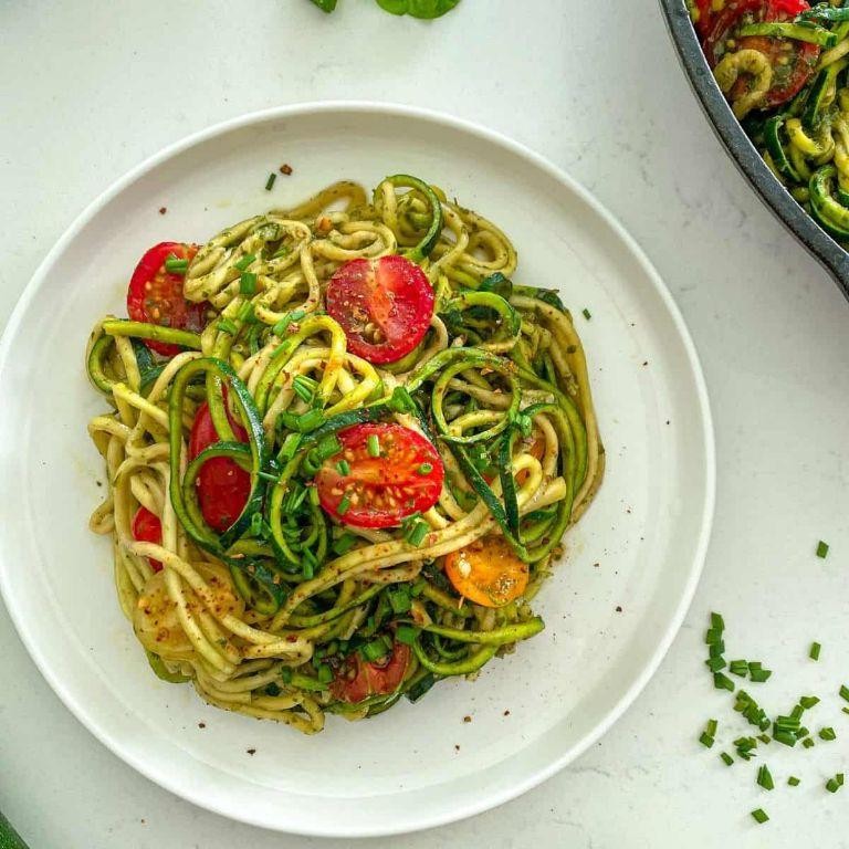 Zucchini Noodles with Tomato Basil Pesto