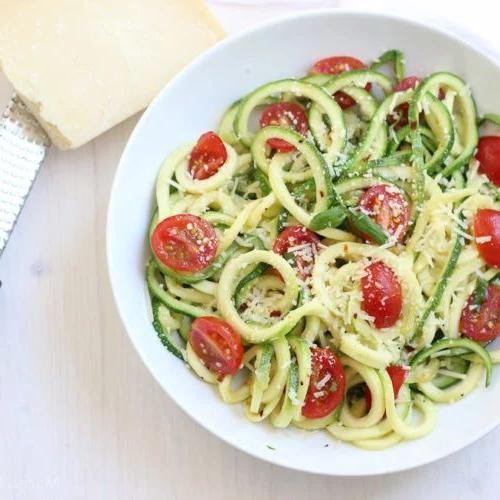Zucchini Noodles with Tomato and Basil Sauce
