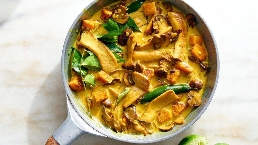 Zucchini and Mushroom Curry