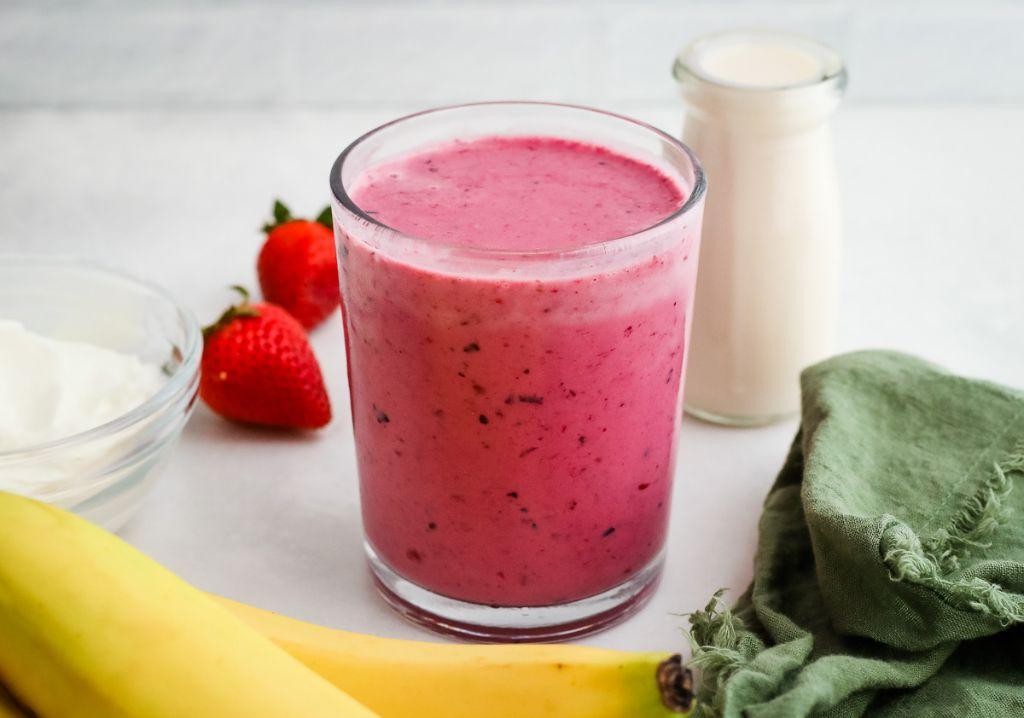 Berry Banana Breakfast Smoothie