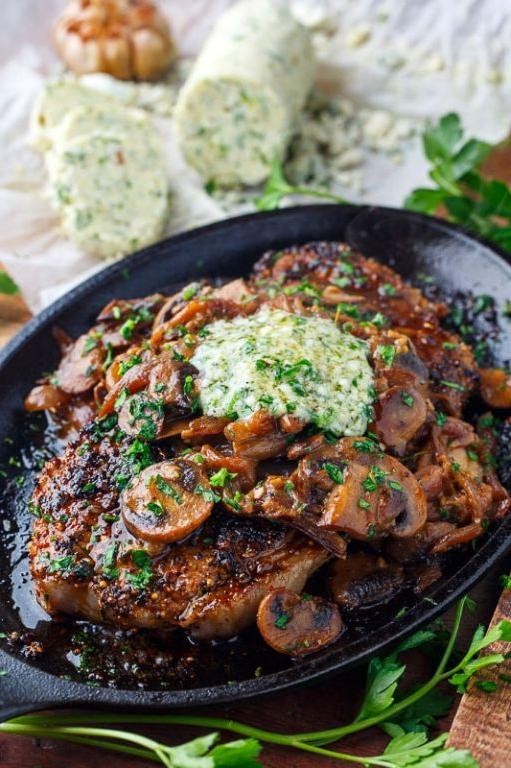 Blue Cheese Steak with Garlic Mushrooms