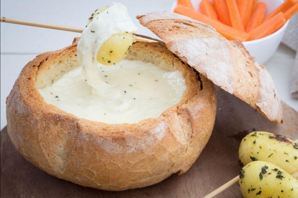 Bread and Cheese Fondue