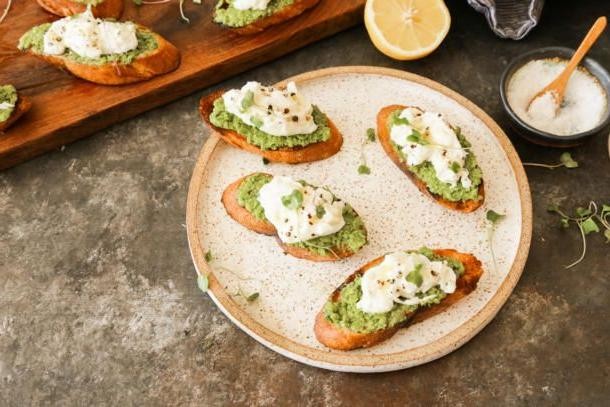 Burrata and Pesto Crostini