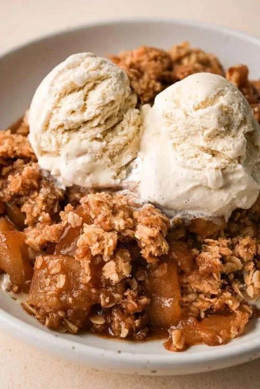 Caramel Apple Crisp with Oat Topping