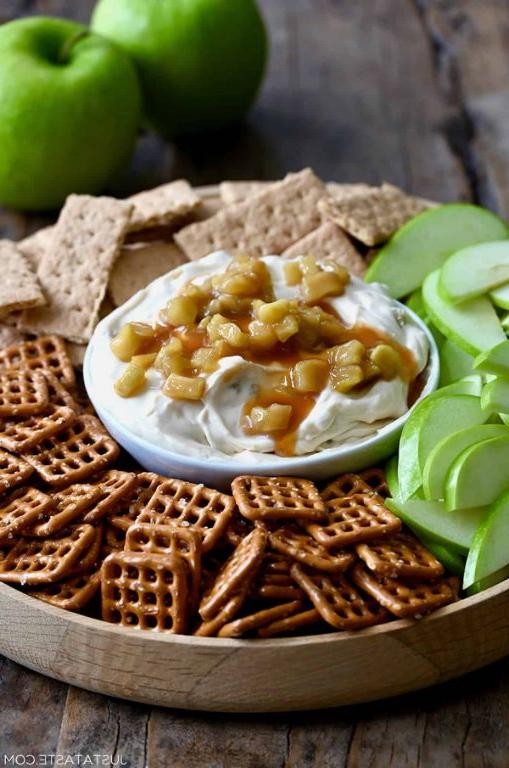 Caramel Apple Pretzel Dip