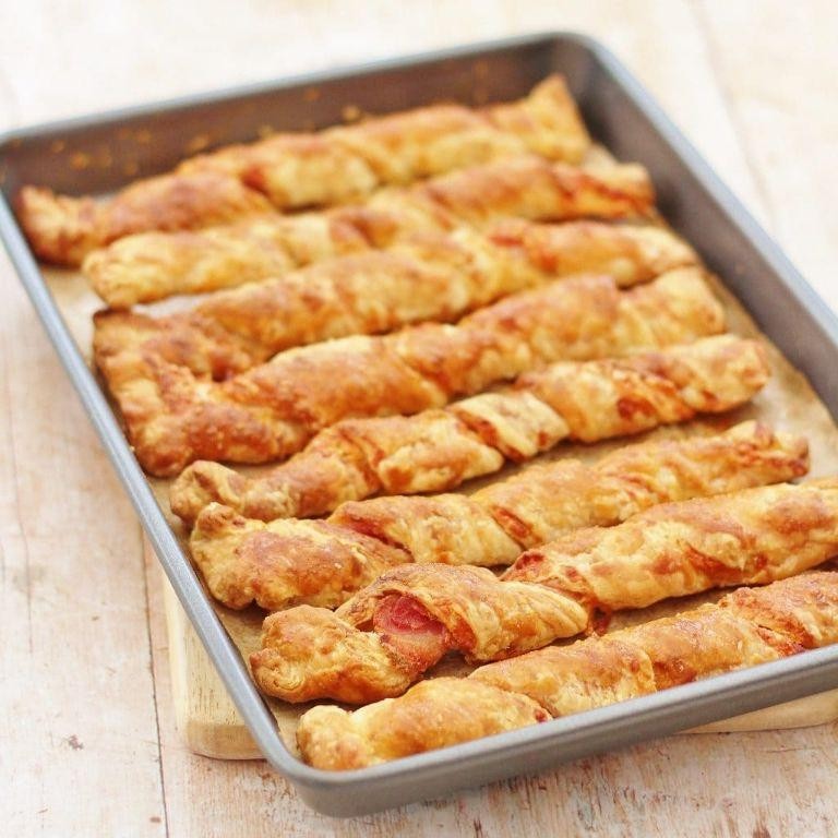 Cheese and Bacon Bread Twists