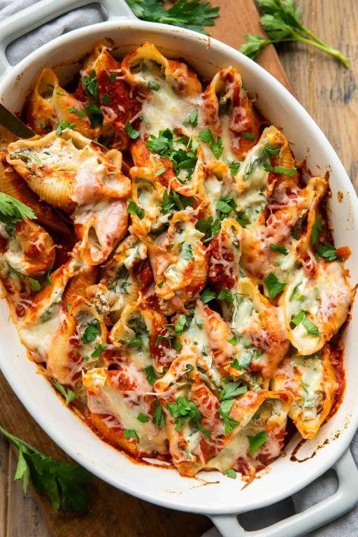 Cheesy Slow Cooker Chicken and Spinach Stuffed Shells
