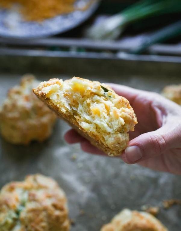 Cheesy Sourdough Discard Biscuits