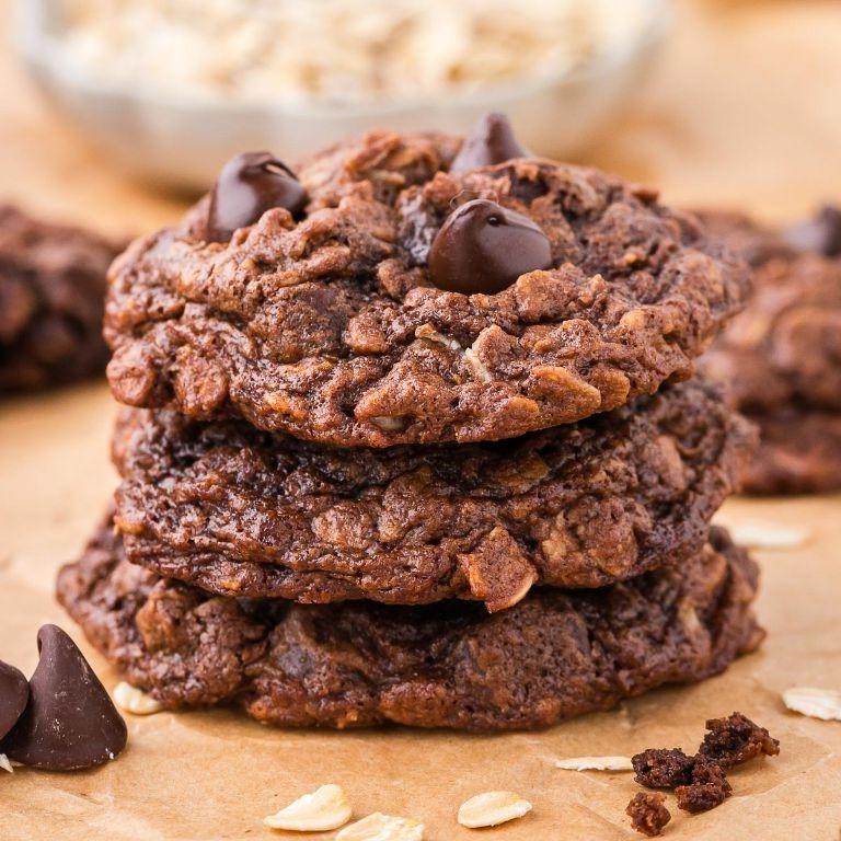 Chewy Cacao Oatmeal Cookies