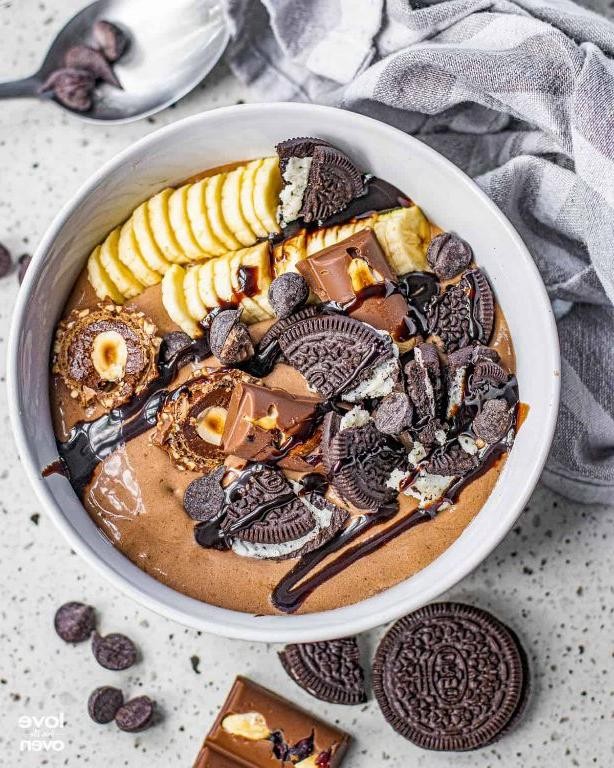 Chocolate Banana Smoothie Bowl