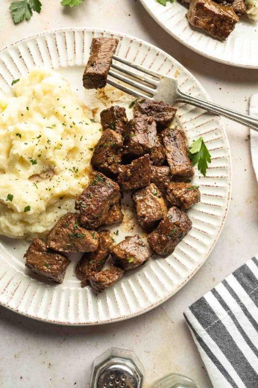 Classic Cube Steak with Creamy Garlic Mashed Potatoes