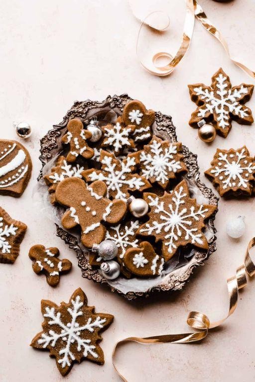 Classic Gingerbread Cookies with Spiced Icing