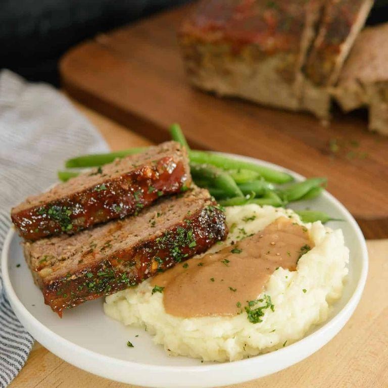 Classic Meatloaf with Mashed Potatoes