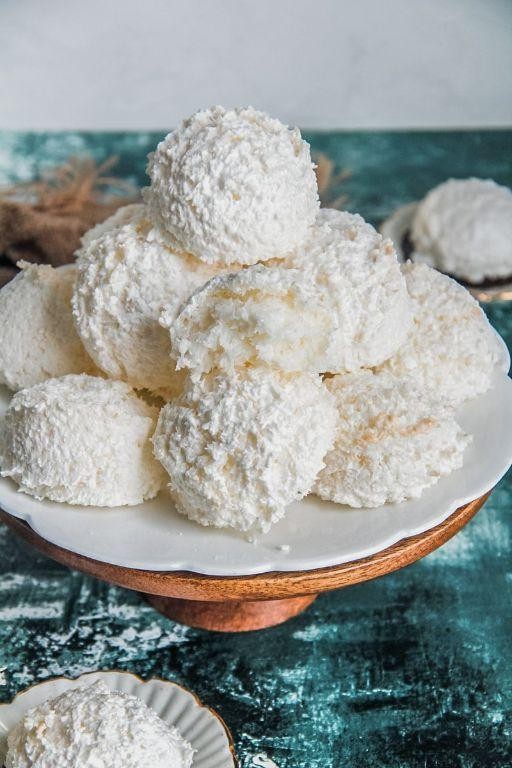 Coconut Flake Meringue Bites