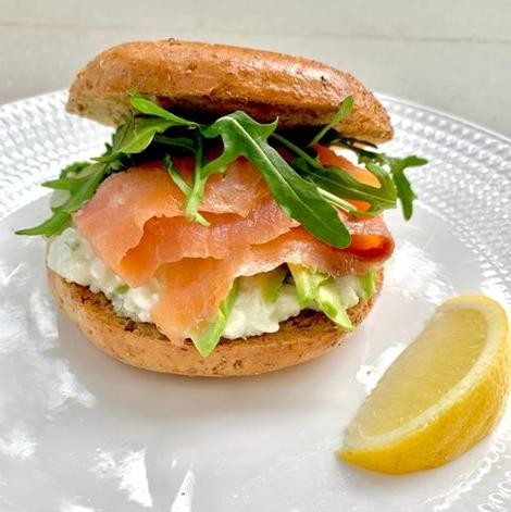 Cottage Cheese and Smoked Salmon Bagels