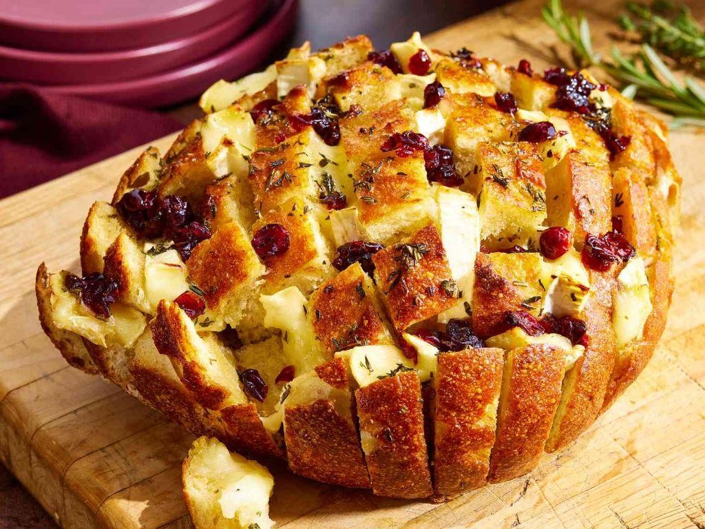 Cranberry Brie Pull-Apart Bread