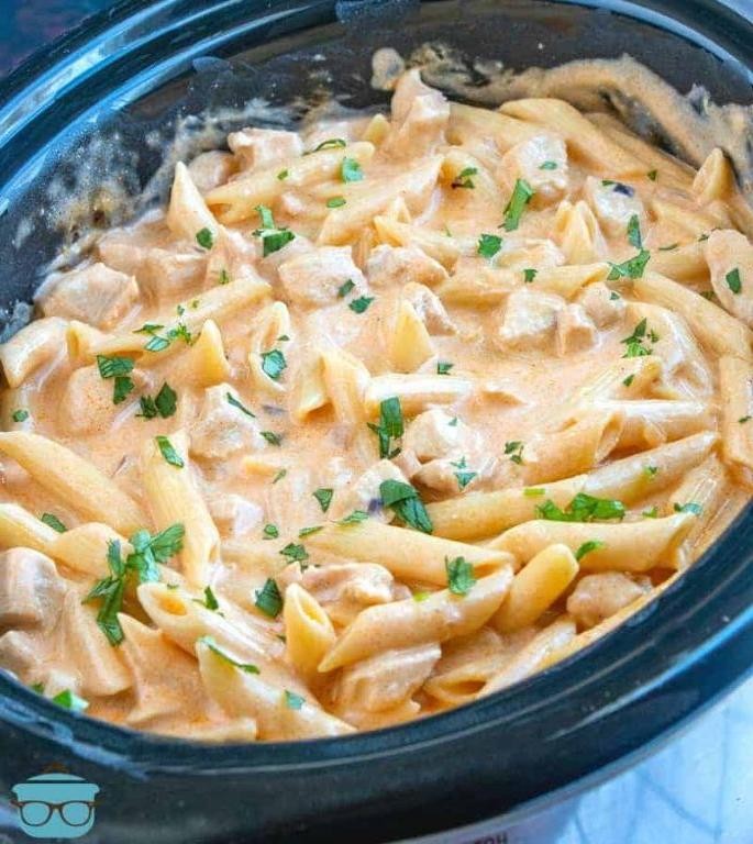 Creamy Crock Pot Buffalo Chicken Pasta