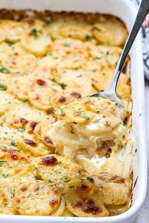 Creamy Garlic Scalloped Party Potatoes