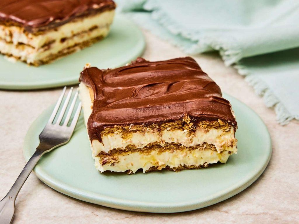 Creamy Graham Wafer Crumb Eclairs