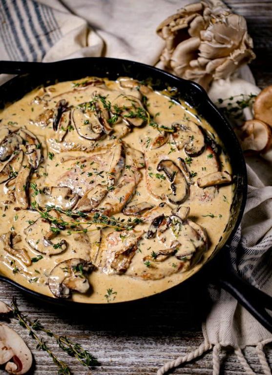 Creamy Mushroom Sauce Boneless Pork Chops