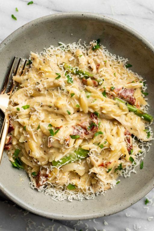 Creamy Pesto Orzo with Sun-dried Tomatoes