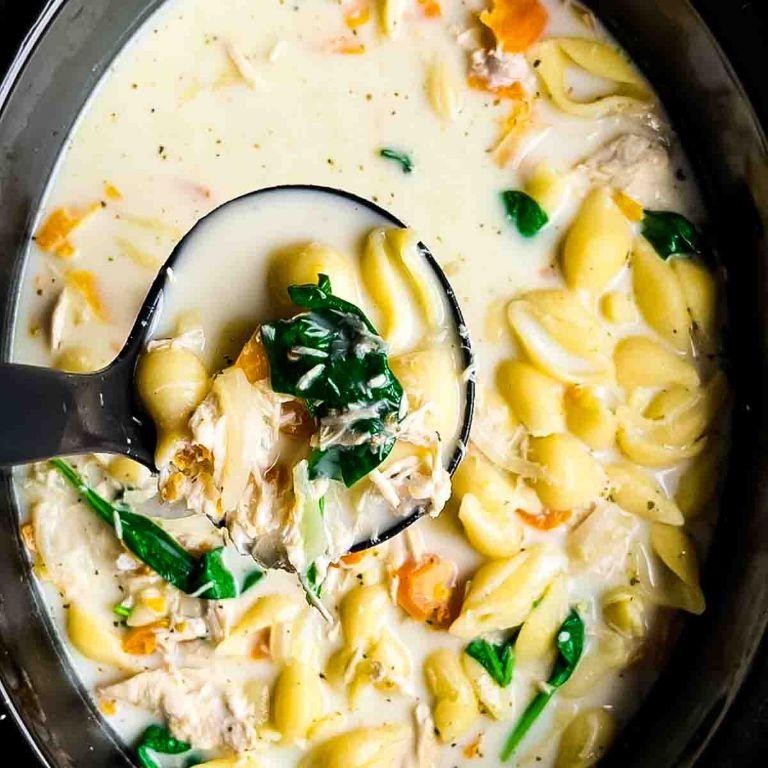 Creamy Slow Cooker Chicken and Spinach Pasta