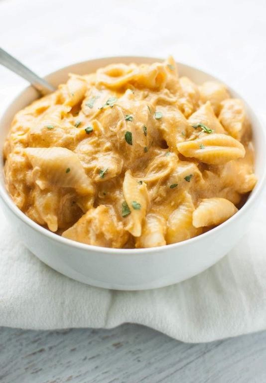 Crock Pot Buffalo Chicken Mac and Cheese